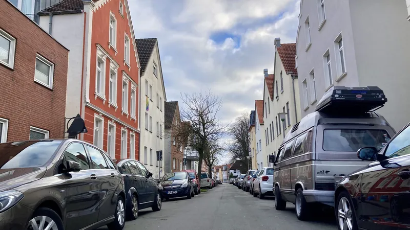 Hansaring: KEIN Wegfall von Parkplätzen geplant